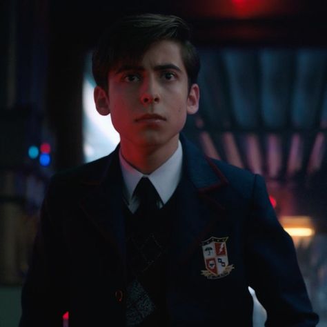 Five Hargreeves, Cinco Hargreeves, Aiden Gallagher, Best Umbrella, Aidan Gallagher, Fictional Crushes, Reasons To Live, Umbrella Academy, Future Boyfriend