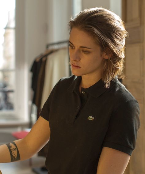 Kristen Stewart Personal Shopper, Masc Women, Kristin Stewart, Kirsten Stewart, Kristen Stewart Style, Bella Swan, Hugh Dancy, Mode Casual, 짧은 머리