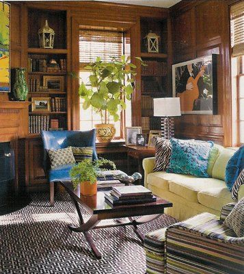 COMFORT & LUXURY Bookshelves, Chic Interior, Wood Panel Walls, A Living Room, Wood Panel, Living Room Wall, Wood Paneling, Decorating Tips, Room Inspiration