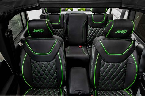 Black And Green Jeep Wrangler, Black And Green Car Interior, Cool Jeep Accessories Interior, Green Car Accessories Interior, Jeep Interior Ideas, Jeep Wrangler Matte Black, Green Car Interior, Jeep Wrangler Green, Lime Green Jeep