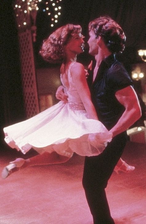 Look at this dress: it’s perfect. | Community Post: We Should All Start Dressing Like We're In "Dirty Dancing" ASAP Dirty Dancing Movie, Vintage Foto's, Jennifer Grey, Dance Movies, Septième Art, I Love Cinema, 80s Aesthetic, Patrick Swayze, 80s Movies