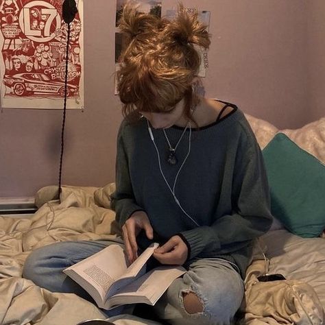 Reading, Headphones, Grunge Outfit, Girl Aesthetic, Bed