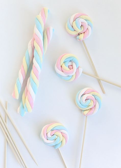 Easter Marshmallow, Cadbury Eggs, Idee Babyshower, Unicorn Themed Birthday Party, Unicorn Themed Birthday, Pastel Party, Marshmallow Pops, Rainbow Birthday Party, Spring Vacation