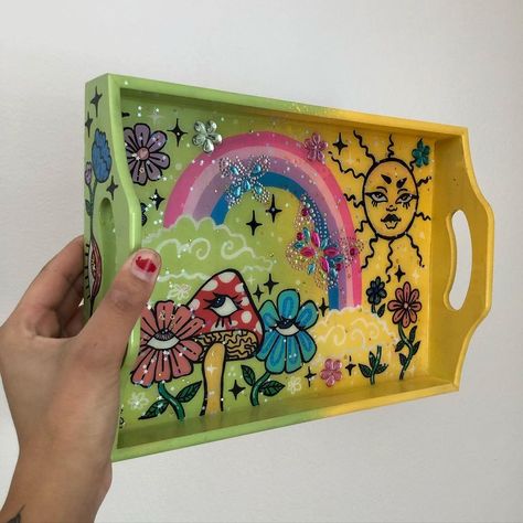 Diy Crafts Resin, Girly Arts And Crafts, Ash Tray Painting Ideas, Air Dry Clay Rolling Tray Diy, Clay Rolling Tray Diy, Diy Rolling Tray Ideas Resin, Cute Rolling Tray Ideas, Resin Rolling Tray Ideas, Diy Rolling Tray Ideas