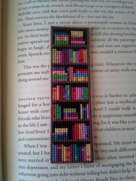 Bookshelf Bookmark, Cross Stitch Bookmarks, Pola Sulam, 자수 디자인, Plastic Canvas Crafts, Canvas Crafts, Stitching Art, Plastic Canvas Patterns, Book Page