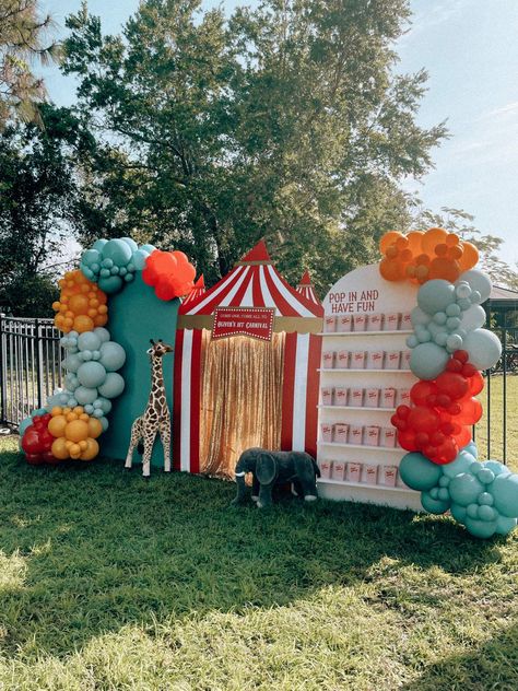 Circus / Carnival Birthday Party Ideas | Photo 3 of 24 | Catch My Party Circus 5th Birthday Party, Carnaval Party Theme, Backyard Carnival Party, Circus Theme 3rd Birthday Party, Circus Themed 1st Birthday Party, Carnival Theme Balloons, Baby Carnival Birthday Party, Carnival Birthday Party Food Ideas, Circus Party Ideas Decoration