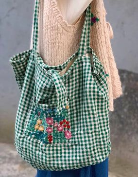 Diy Bag Designs, Thrifted Outfits, Make Your Own Clothes, Linen Shirt Dress, Grown Ups, Patchwork Bags, Leather Bag Women, Denim Bag, Fabric Bags