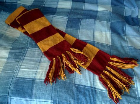 Gryffindor scarf Gryffindor Scarf, Scarf Free Pattern, Hufflepuff House, 1st Year, Crochet Hat, Crochet Ideas, Wind Sock, Make Your Own, Free Pattern