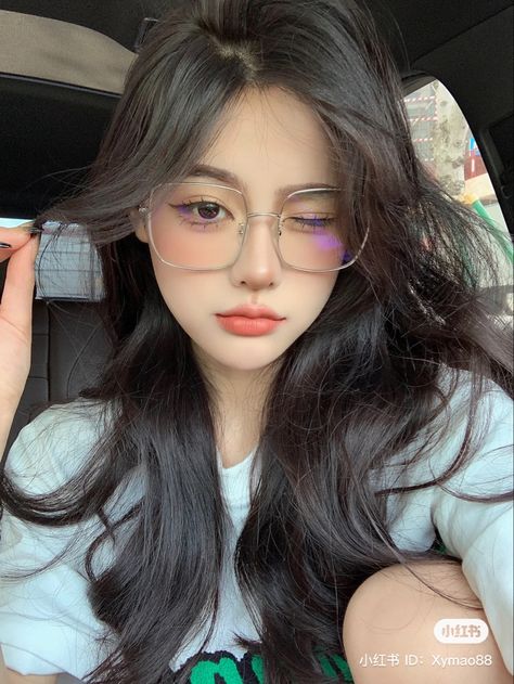 ID: Xymao88 ;; from RED (xiaohongshu) Xiaohongshu Makeup, Korean Glasses, Clear Glasses Frames Women, Fancy Glasses, Clear Glasses Frames, Korean Makeup Look, Cars Photo, Cartoon Face, Glasses Makeup