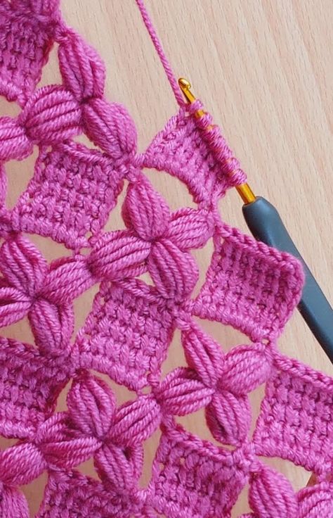Learn How to Crochet Tunisian Stitch – Tutorials & More Crochet Tunisian Stitch, Simpul Pita, Crochet Tunisian, شال كروشيه, Tunisian Crochet Patterns, Crochet Blanket Pattern Easy, Crochet Bedspread Pattern, Tunisian Crochet Stitches, Crochet Stitches Unique
