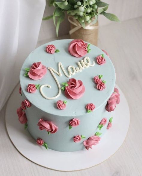 Customize Cake, Mother Birthday Cake, Tårta Design, Mothers Day Cakes Designs, Birthday Cake For Mom, Mini Torte, Buttercream Cake Decorating, Mom Cake, Simple Cake Designs