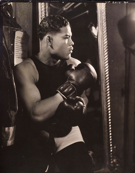 Lusha-Nelson Tumblr, Idle Poses, Floyd Patterson, Boxing Legends, Boxing Images, Joe Louis, Boxing History, Men Boxers, Boxing Champions