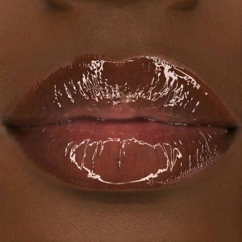 Glossy Lips Makeup, Catty Noir, Gloss À Lèvres, Brown Lip, Girls Lips, Clear Lip Gloss, Black Lips, Maraschino Cherry, Dark Skin Makeup
