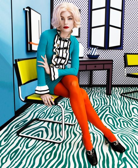 Posing at a Roy Lichtenstein exhibit, Jessica Stam wears Gucci dress, tights and shoes Pop Art Aesthetic Outfit, Pop Art Kostüm, Brand Persona, Pop Art Costume, Mode Pop, Pop Art Fashion, Jessica Stam, Mode Editorials, Gucci Dress