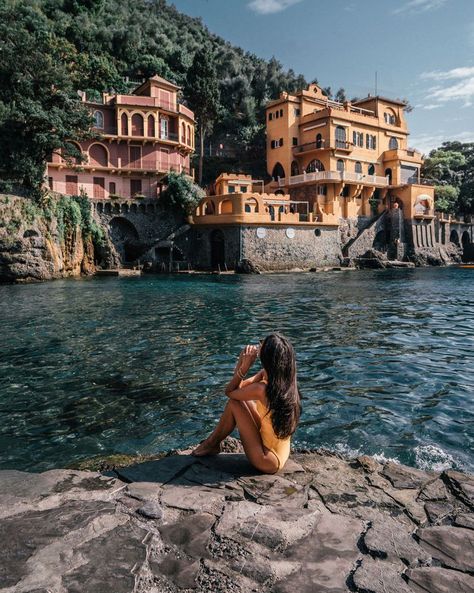 Portofino's iconic golden villa sits perched on Cannone Bay. From the main road in front of Hotel Piccolo, there are steps that lead down to the tiny, quiet cove where visitors will find a small patch of rocky beach, as well as coastal rocks for sunbathing. The water is calm, and the dazzling Ligurian villas are close enough for a swim. Cannone Bay is a five-minute walk from the main part of town. #italy #portofino Cinque Terre, Swimming In Italy, Portofino Beach, Italy Portofino, Italy Coast, Instagram Italy, Italy Vibes, Italy Beaches, Portofino Italy