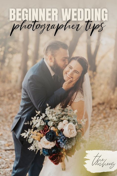 First Wedding Photography Tips, Photography Tips For Weddings, Wedding Photography Tips Camera Settings, Beginner Wedding Photography, Wedding Photography For Beginners, Wedding Photography Camera Settings, Photographer Outfit Wedding, Wedding Photography Tips For Beginners, Wedding Photographer Outfit