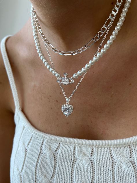 #aesthetic #silver #necklace #love Silver Nackles Aesthetic, Trendy Necklaces Silver, Silver Necklaces Stacked, Old Money Jewelry Aesthetic Silver, Necklaces Layered Silver, Layering Silver Jewelry, Accesories Aesthetic Silver, Stack Necklaces Silver, Stacked Necklaces Silver Grunge