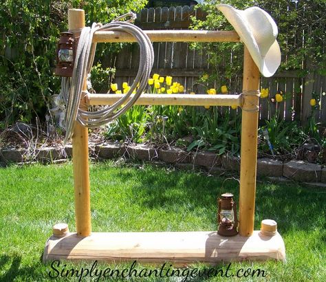 western backdrop decorations | Cute decorative hitching post for Country Western Weddings Western Weddings, Hitching Post For Horses, Western Backdrop, Wedding Decoration Pictures, Cowboy Camp, Western Wedding Decorations, Notebook Wedding, Wedding Decorations Pictures, Western Ideas