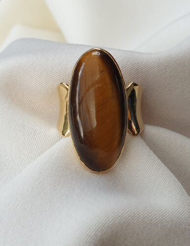 Find many great new & used options and get the best deals for Tiger's Eye 18k Solid Gold Ring/ Large Oval Gemstone /7.45gr/ Vintage at the best online prices at eBay! Free delivery for many products! Tiger Eye Ring, Vintage Tiger, Solid Gold Ring, Tigers Eye Gemstone, Ring Pictures, Eye Ring, Solid Gold Rings, Tiger's Eye, Fine Jewelry Ring