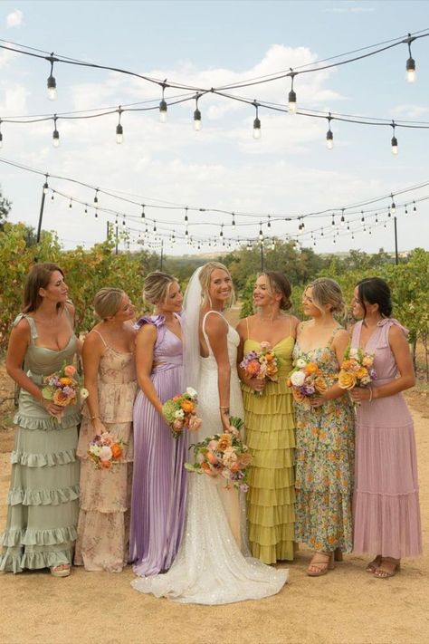 Different Bridesmaids Dress, Bridesmaid Dresses Spring Mismatched, Multi Colored Wedding Party, Wedding Dress Garden Theme, Beach Wildflower Wedding, Summer Desert Wedding, Whimsical Garden Wedding Bridesmaid, Pink Orange And Green Wedding, Colorful Wedding Scheme