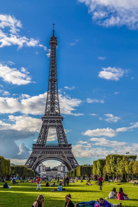 Reasons to Visit the Eiffel Tower - Exploring Our World Ile De France, Ifill Tower Paris France, Eifell Tower Aesthetic, Effelle Tower, Eiffel Tower Silhouette, Paris Photography Eiffel Tower, Eiffel Tower Lights, Eiffel Tower Painting, Paris Tower