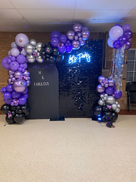 Black And Purple Photo Backdrop, Wednesday Backdrop Ideas, 21st Birthday Purple Theme, Purple And Black Balloon Arch, Black Purple Silver Party, Black And Silver Table Decorations, Wednesday Backdrop, Kuromi Birthday Party Decorations, Purple And Black Balloons