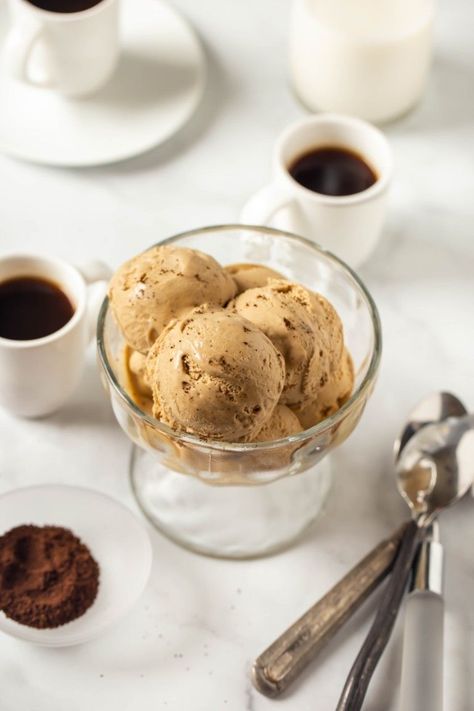 scoops of vegan butterscotch ice cream in glass bowl Thermomix, Vegan Pumpkin Ice Cream, Butterscotch Ice Cream, Coffee Ice Cream Recipe, Vegan Ice Cream Recipe, Vietnamese Iced Coffee, Ice Cream Birthday Cake, Vietnamese Coffee, Summer Breakfast