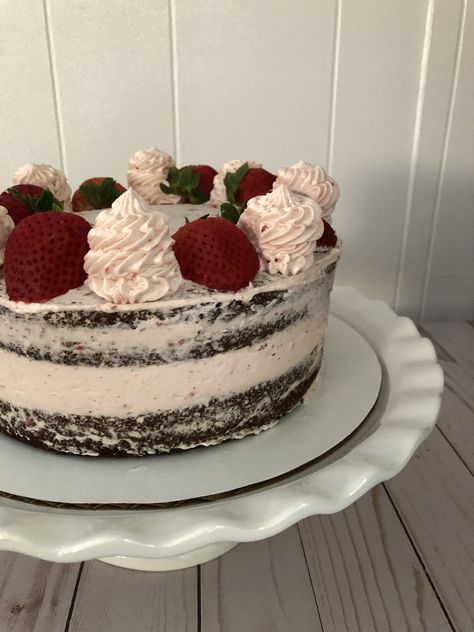 Chocolate Kahlua Cake With Strawberry Buttercream Frosting, Chocolate Kahlua Cake With Strawberry, Kaluha Cake, Kahlua Chocolate Cake, Chocolate Kahlua Cake, Slow Cooker Sunday, Pumpkin Alfredo Sauce, Pumpkin Alfredo, Kahlua Cake