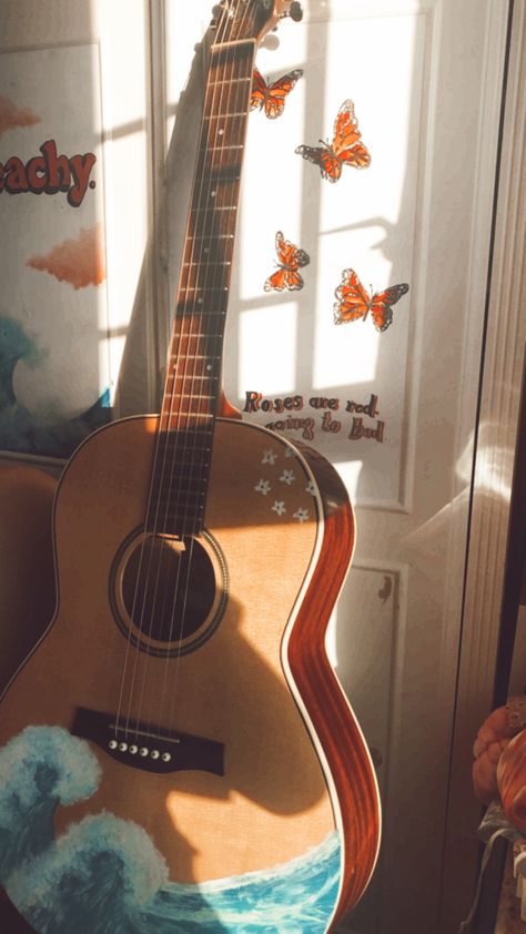 Aesthetic Acoustic Guitar Design, Western Guitar Aesthetic, Heart Guitar Aesthetic, Cool Guitars Acoustic, Guitar Pics Aesthetic, Cute Guitar Aesthetic, Aucostic Guitar Aesthetic, Aesthetic Guitar Acoustic, Acoustic Guitar Aesthetic Wallpaper