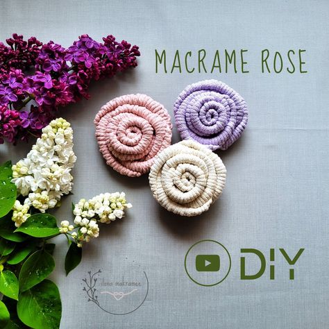 * Video-Tutorial for macrame rose  🌿🌸 * You buy a PDF that leads you to the video * Duration of the video: 37min Rose Flower Video, Macrame Rose, Macrame Tutorial Beginner, Rose Flower Pattern, Knots Guide, Rose Tutorial, Flower Video, Macrame Knot, Diy Macrame