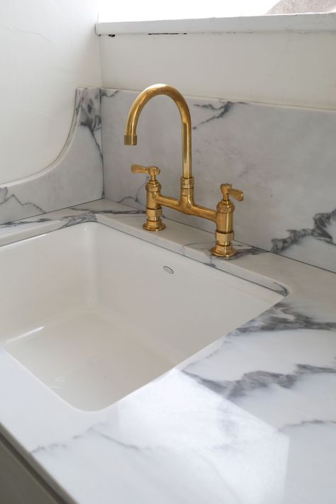 why we picked a cast iron sink and unlacquered brass faucet at #thepoplarcottage Unlacquered Brass Bathroom Faucet, Pedastal Sink, Unlacquered Brass Bathroom, Antique Brass Bathroom Faucet, Laundry Faucet, Porcelain Kitchen Sink, Unlacquered Brass Faucet, Brass Bathroom Faucet, The Grit And Polish