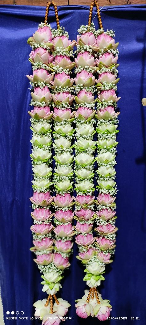 Lotus Flower Malai, Lotus Varmala Indian Weddings, Pelli Garlands, Wedding Malai Design Latest, Marriage Dandalu, Poo Malai For Wedding, Wedding Garlands South Indian Marriage, Lotus Mala For Wedding, Lotus Garland Indian Wedding