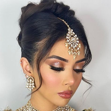 Shaadi Makeup Look, Soft Glam Pakistani Makeup, Pak Bridal Makeup, Soft Glam Desi Bridal Makeup, Wedding Indian Makeup, Party Make Up Looks Indian, Best Bridal Makeup Indian, Pink Indian Makeup Look, Roka Makeup Look