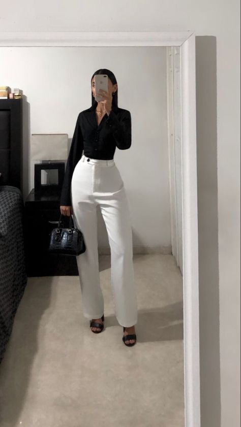 Elevate Your Office Style: Baddie-Inspired Fashion Trends Corporate Baddie Outfits, Cute Professional Outfits, Corporate Baddie, Professional Outfits Women, Cute Work Outfits, Cream Pants, Corporate Attire, Business Casual Outfits For Work, Stylish Work Attire