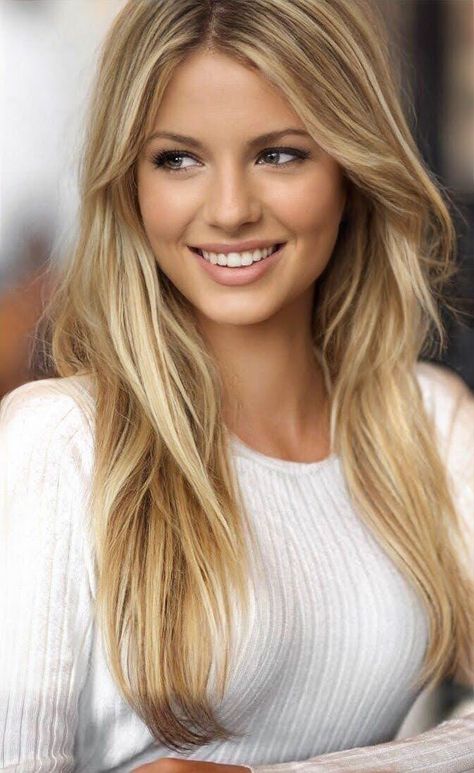 Foto Top, Belle Blonde, Woman Smile, Smile Girl, Blonde Women, Beautiful Women Faces, Long Blonde Hair, Most Beautiful Faces, Beautiful Smile Women