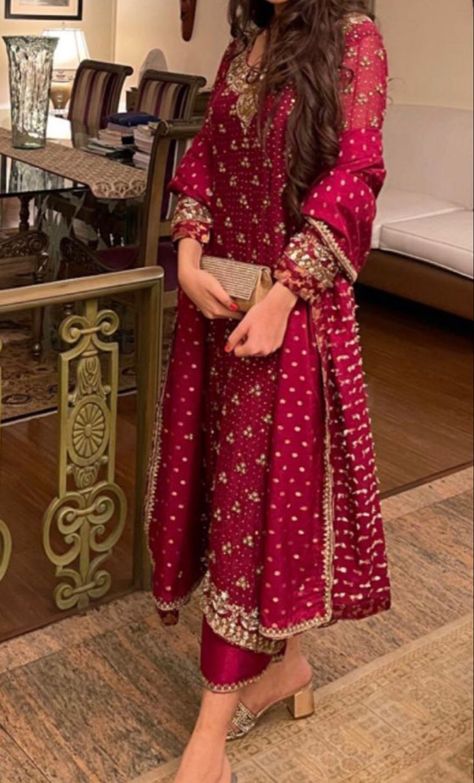 Couture, Haute Couture, Party Punjabi Suits Indian Weddings, Wedding Dresses For Pakistani Women, Zarkan Work Suit, Designer Pakistani Suits Party Wear, Indian Party Wear Suits, Pakistani Suits Party Wear, Party Wears