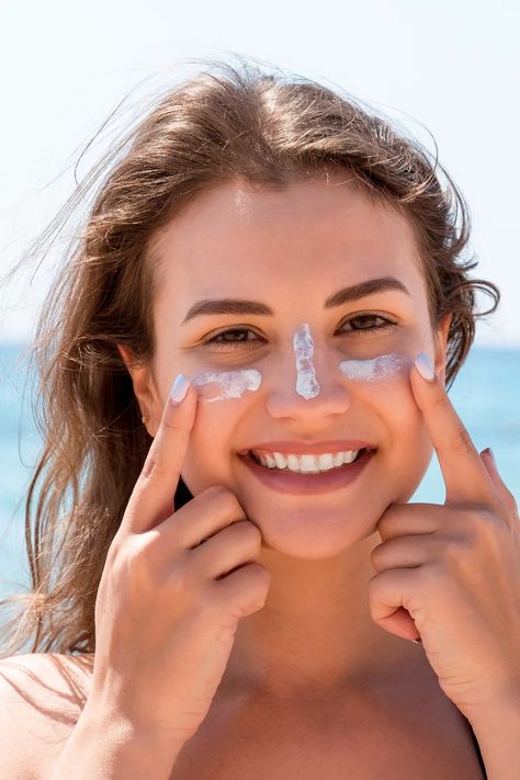 Is TikTok's "Sunscreen Contouring" Hack Good For Your Skin? Help Sunburn, Sunburn Lotion, How To Help Sunburn, How To Treat Sunburn, Glow Your Skin, Contour Tricks, Sunburn Remedies, Hydrocortisone Cream, Best Sunscreen