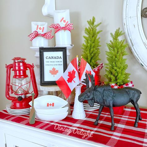 Dining Delight: Canada Day Decor on Kitchen Sideboard Canada Day Tablescapes, Canada Party Decorations, Canada Themed Party, Canada Day Decor, Canada Day Party Decorations, Canadiana Decor, Canada Day Decorations, Decor Photobooth, Canadian Decor