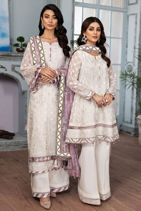 White Salwar, White Salwar Kameez, Flare Shirt, Pakistani Formal Dresses, Asian Designers, Chiffon Sleeves, Pakistani Party Wear, Chiffon Collection, Embroidered Chiffon