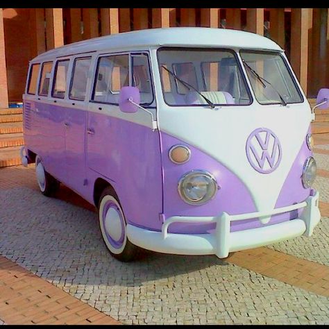 love these Purple Volkswagen Bus, Volkswagen Type 2 Aesthetic, Volxwagon Van Aesthetic, Vintage Vans Vehicles, Mini Van Aesthetic, Combi Hippie, Hippie Vans, Vintage Volkswagen Bus, Bus Home