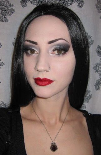 Morticia Addams makeup Morticia Addams Makeup, Addams Halloween Costume, Adams Family Costume, Morticia Addams Costume, Morticia And Gomez Addams, Addams Family Musical, Addams Family Costumes, Gomez And Morticia, Gomez Addams