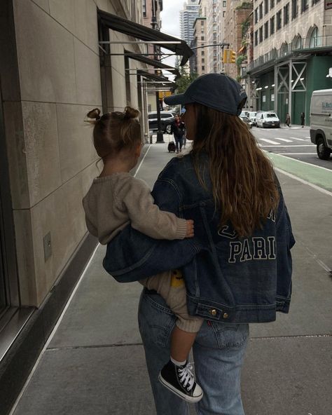 Mom And Daughter Shopping, The Cool Aunt Aesthetic, Faceless Family Aesthetic, Mom And Baby Girl Aesthetic, Auntie Life Aesthetic, Nyc Family Aesthetic, Niece And Aunt Aesthetic, Single Rich Aunt Aesthetic, Mom With Kids Aesthetic