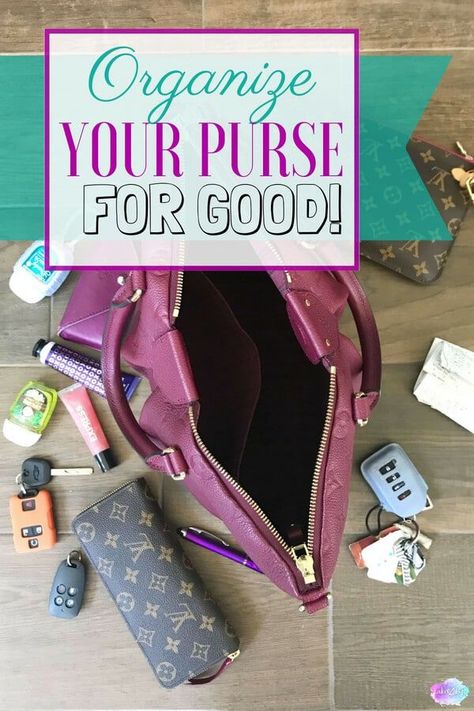 Learn how to organize your purse for good! As women, we use our purse every day. If that's the case, why do we not organize our purse in a way to meet our needs? Stop by the lake and learn how I organize my purse using pouches to not only give all the items in my purse a home but to also make switching purses easier. Make an emergency kit with free printables! Organisation, Organize Printables, Organization Purses, Sewing Kit Organizer, In My Purse, Purse Essentials, Bedroom Organization, My Purse, Trendy Sewing