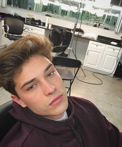 Backstage😬bored selfie #waitinggame #work 🤘🏽 Francisco Lachowski, Fransico Lachowski, Fransisco Lachowski, Young Aesthetic, Chico Lachowski, Jack Johnson, The Boy Is Mine, Boys Over Flowers, Celebrity Art