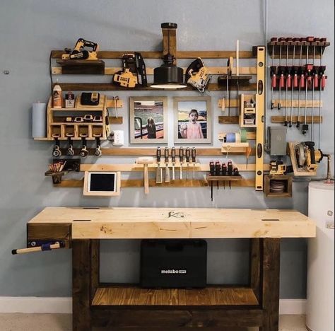 Advanced Woodworking Projects, Garage Workshop Layout, Awesome Woodworking Ideas, Workshop Layout, Woodworking Art, Woodworking Plans Beginner, Essential Woodworking Tools, Woodworking Inspiration, Workshop Storage