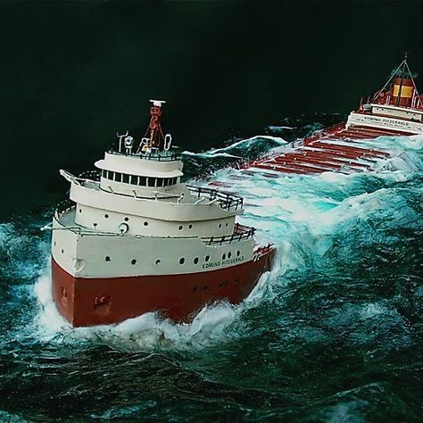 Edmond Fitzgerald, Edmund Fitzgerald, Great Lakes Ships, Sport Fishing Boats, Bizarre Pictures, Maritime Art, Merchant Navy, Big Lake, Abandoned Ships