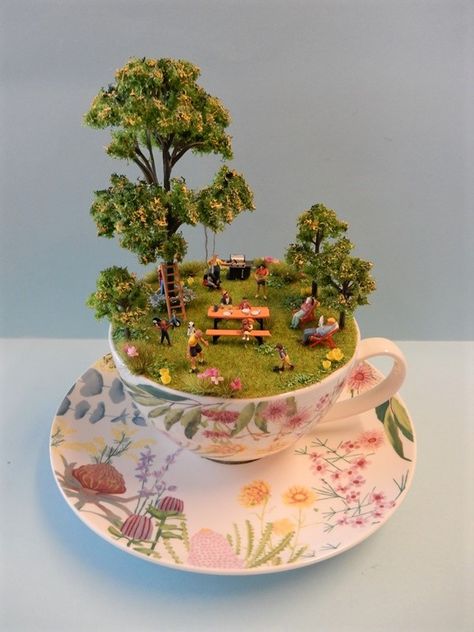 ‘Park Life’ - #teacup #diorama #miniature #world - by #Love #Harriet @ https://lily-and-dot.myshopify.com/ Witch Diorama, Teacup Diorama, Spring Diorama, Park Diorama, Clay Diorama, Art Brainstorm, Park Miniature, Miniature Park, Paper Models House