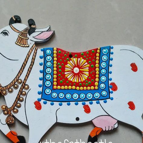 Lotus, Art Paintings, Pichwai Cow, Indian Homes, Indian Art Paintings, Indian Decor, Hanging Wall Decor, Indian Art, Animal Art