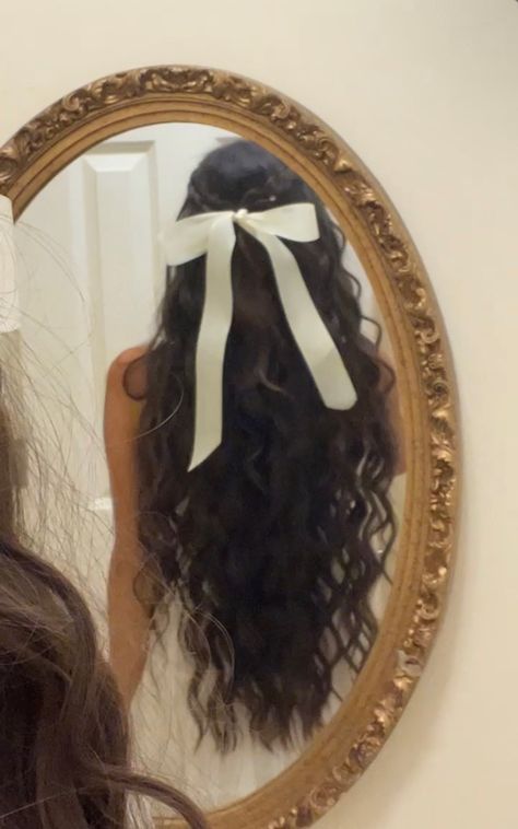 Christmas Hairstyles, Waterfall Hairstyle, Extension Hair, Curly Wedding Hair, Ribbon Hairstyle, Bow Hairstyle, Hairdos For Curly Hair, Heatless Curls, Hair Stylies