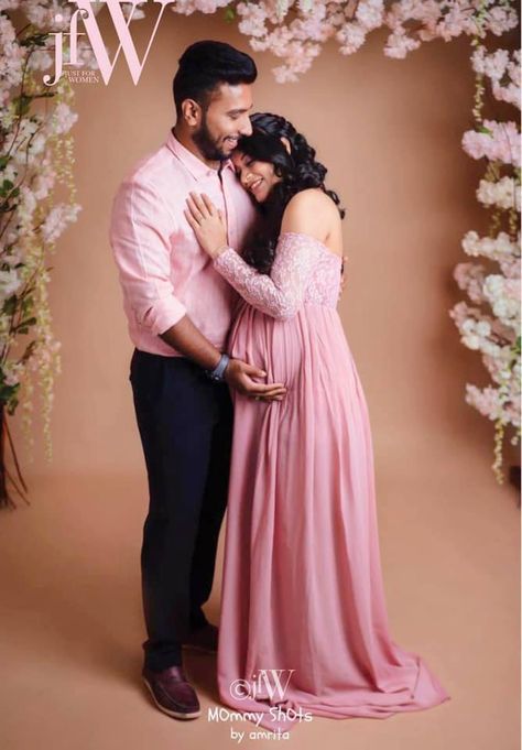 Maternity Photography Poses Indian Indoor, Maternity Gown Poses, Pose For Maternity Photos, Indian Maternity Photos At Home, Maternity Photoshoot Gowns, Pregnant Photoshoot Ideas Creative, Maternity Photography With Backdrop, Maternity Shoot Dresses Gowns Indian, Maternity Photo Shoot Indian